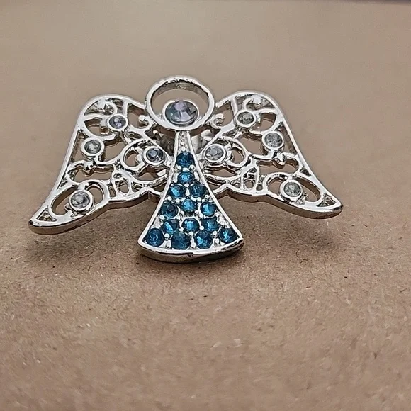 Pin Collection - Picture 13 of 13